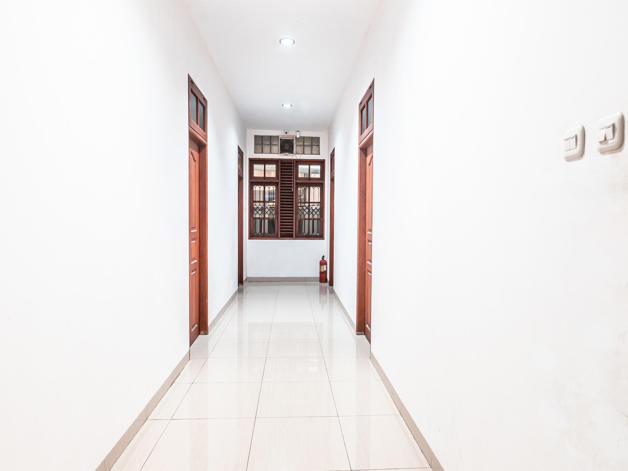 Oyo 1990 Kost Kuningan Executive Boading House Setiabudi Yakarta Exterior foto